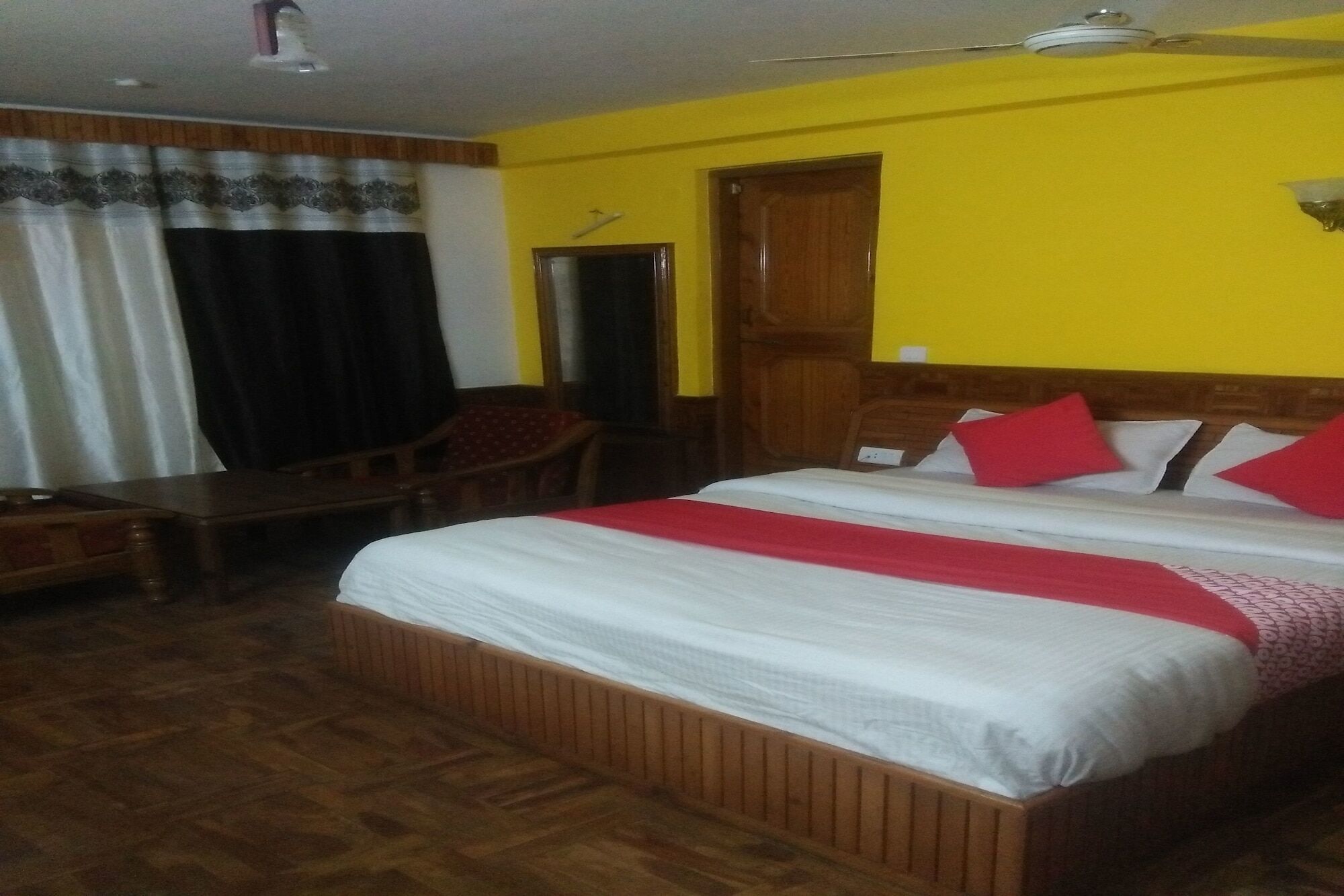 Hotel Rajhans Manali מראה חיצוני תמונה